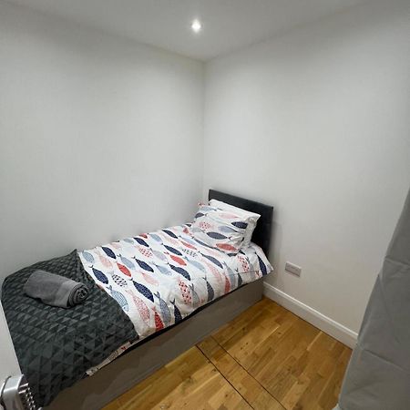 Good Priced Single Rooms In Northolt Exterior foto