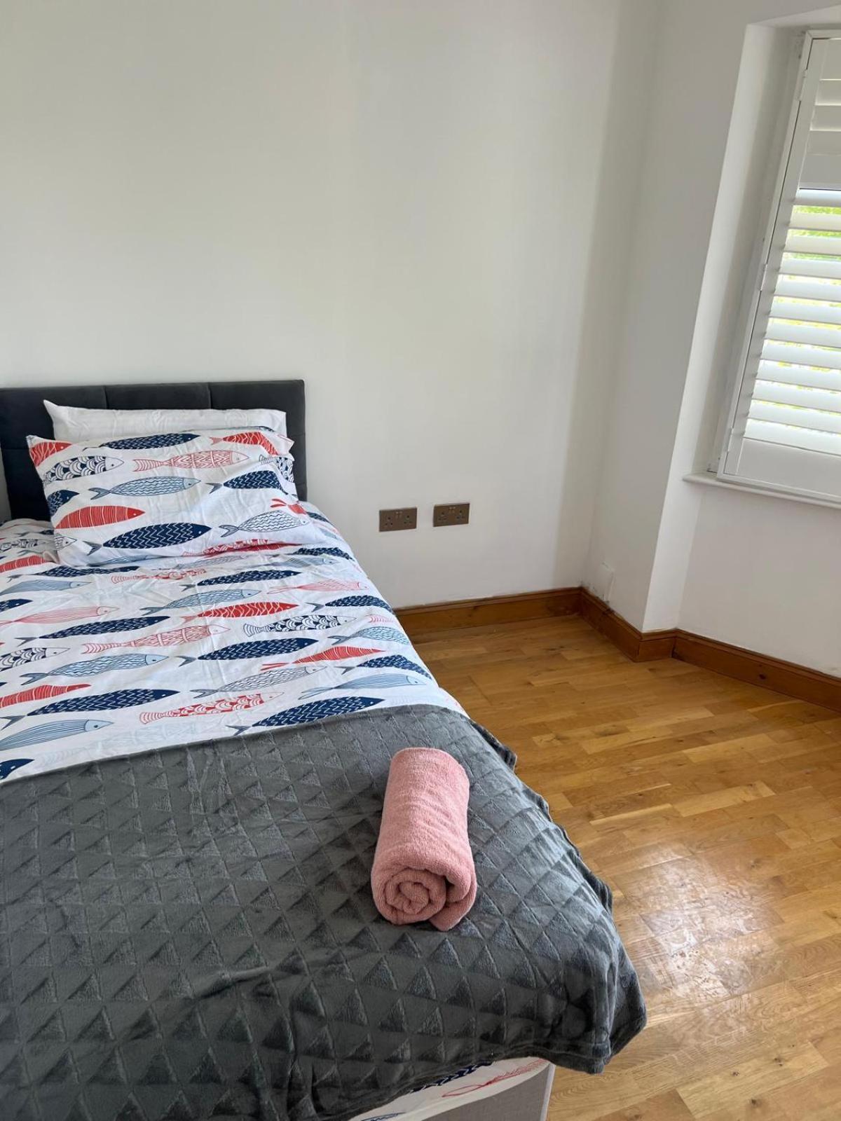 Good Priced Single Rooms In Northolt Exterior foto